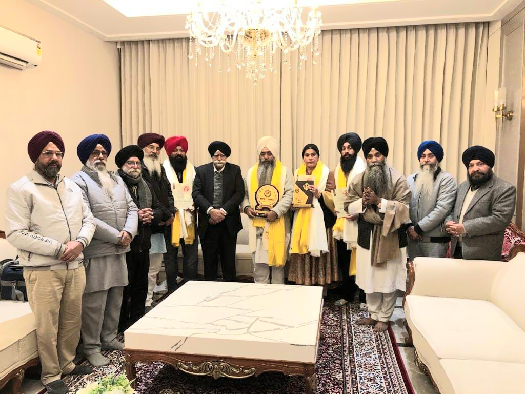 ਗੁਰੂ ਨਾਨਕ ਮਿਸ਼ਨ ਸੇਵਾ ਸੁਸਾਇਟੀ ਵਲੋਂ ਬਰਜਿੰਦਰ ਸਿੰਘ ਹੁਸੈਨਪੁਰ ਦਾ ਸਨਮਾਨ